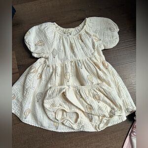 Quincy Mae Ivory and Gold Hot Air Balloon Kids Set